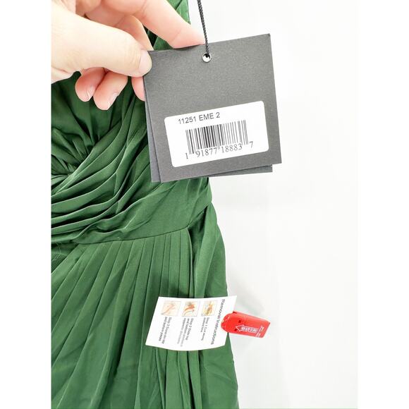 Mac Duggal 11251 Emerald Green One Shoulder Long Sleeve Draped Charmeuse Gown - Picture 6 of 7